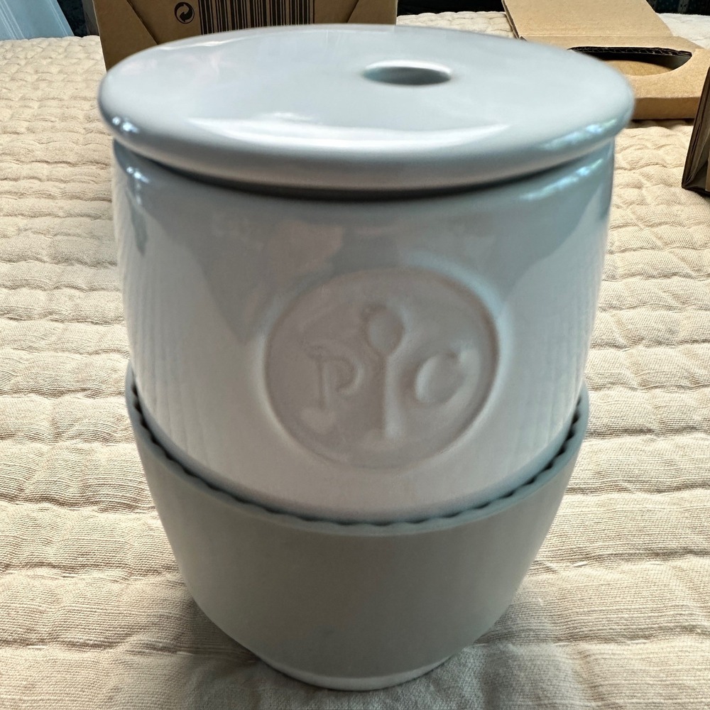 Pampered Chef Ceramic Egg Cooker 1529 White Microwave Omelet Oatmeal Maker NIB